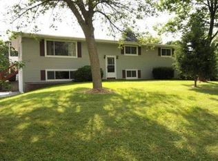 5376 Stark Rd, Sun Prairie, WI 53590