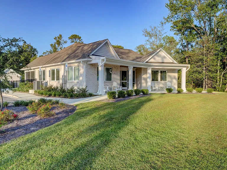 651 Crown Pointe Dr — Photo 47