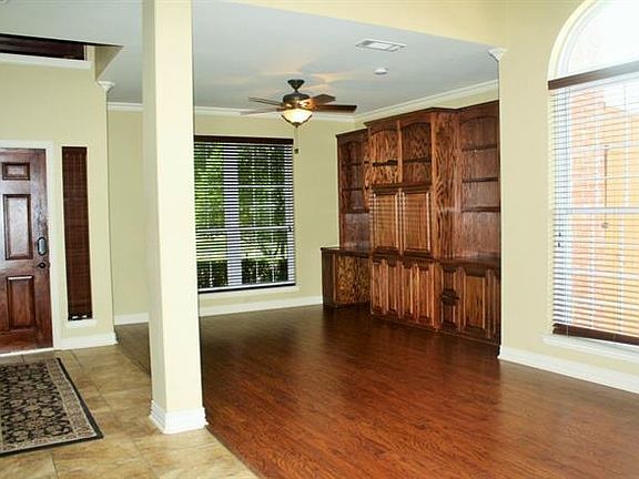 2nd image of 1604 Greenway Dr