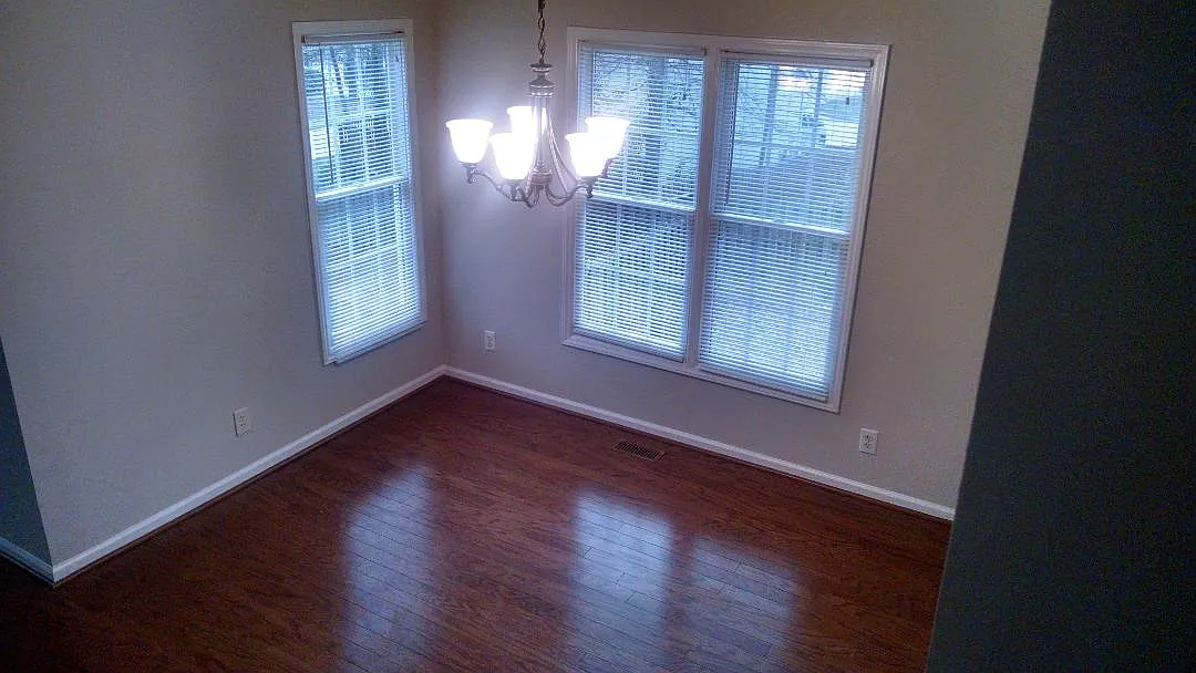 3 bed, 2.5 bath, 1400 sqft, $2,150 — Photo 4