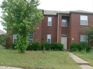 724 Twin Creek Dr, Desoto, TX 75115