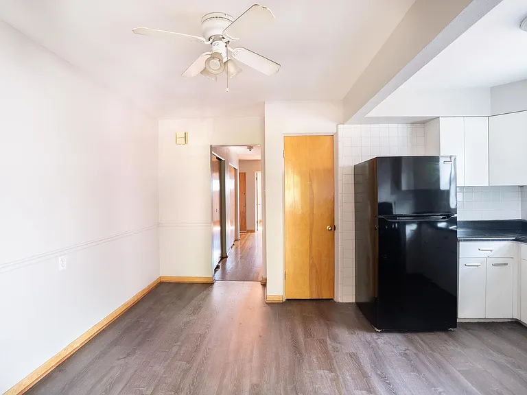 5205 Jamieson Ave — Photo 8