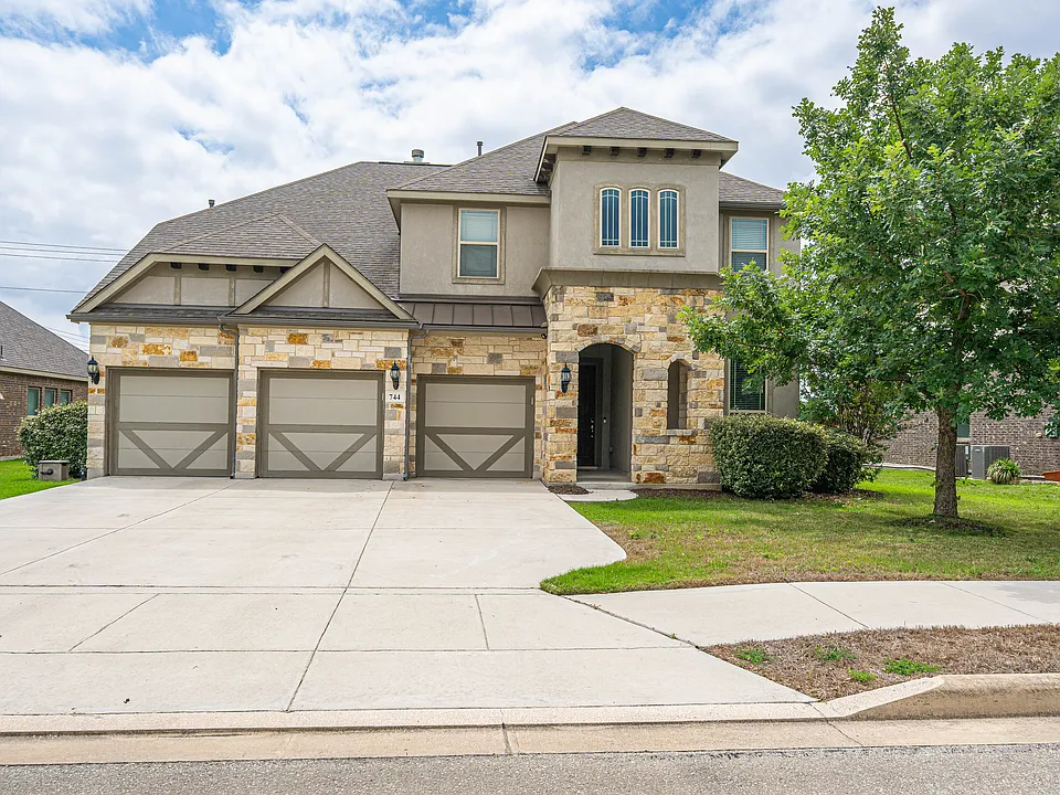 744 Mesa Verde