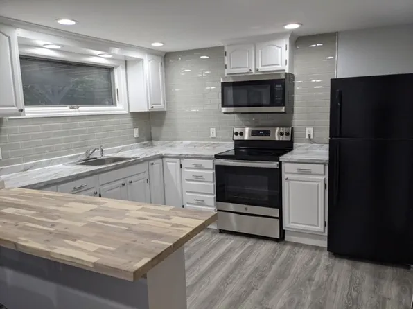 (undisclosed Address), Holbrook, NY 11741