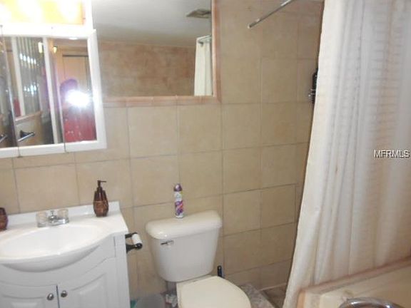 3rd image of 1004 Plantation Dr APT F5