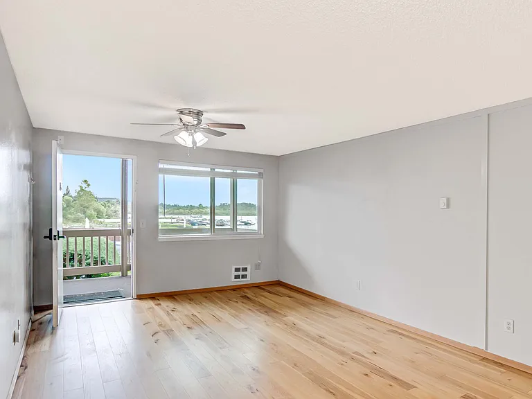 4050 W Lake Sammamish Pkwy NE #204 — Photo 6
