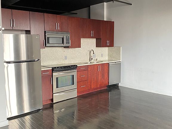 3rd image of 139 E Main St APT 305