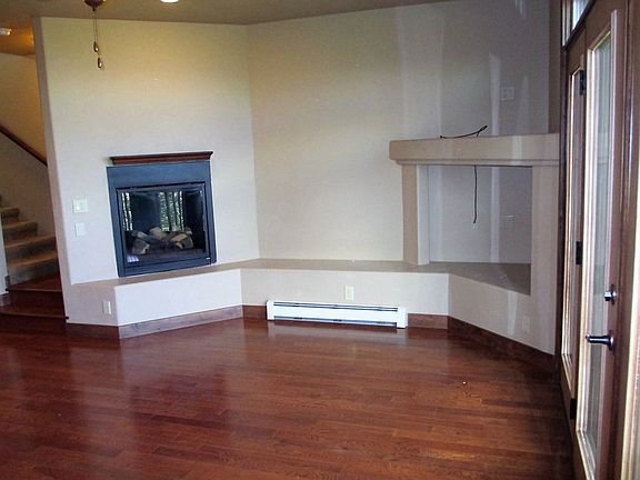 3rd image of 423 Wildewood Dr APT A