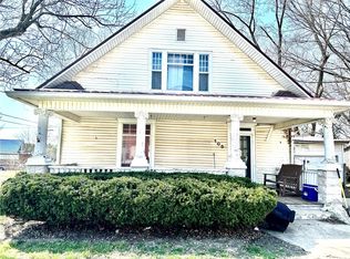 105 N Randall St, Martinsville, IL 62442