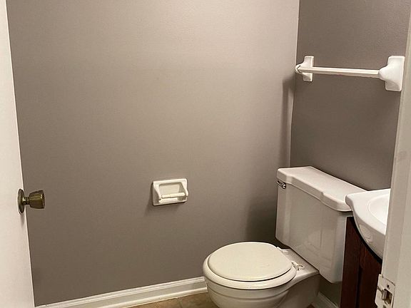 5th image of 3509 Lodge Ln APT 117