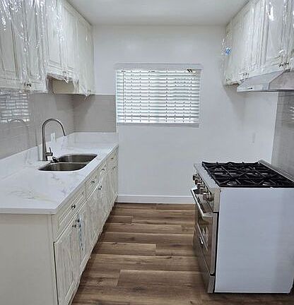 5th image of 2641 1/2 S La Salle Ave #2