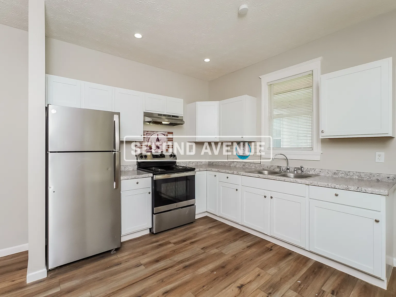 3 bed, 1.0 bath, 1100 sqft, $1,460 — Photo 2