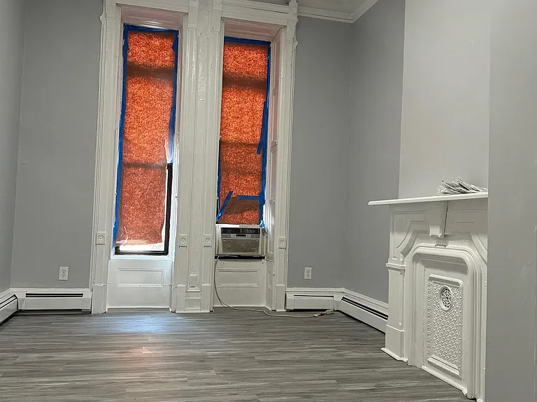 205 8th St #2L — Photo 10
