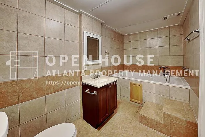 2426 Emberwood Dr NW — Photo 13