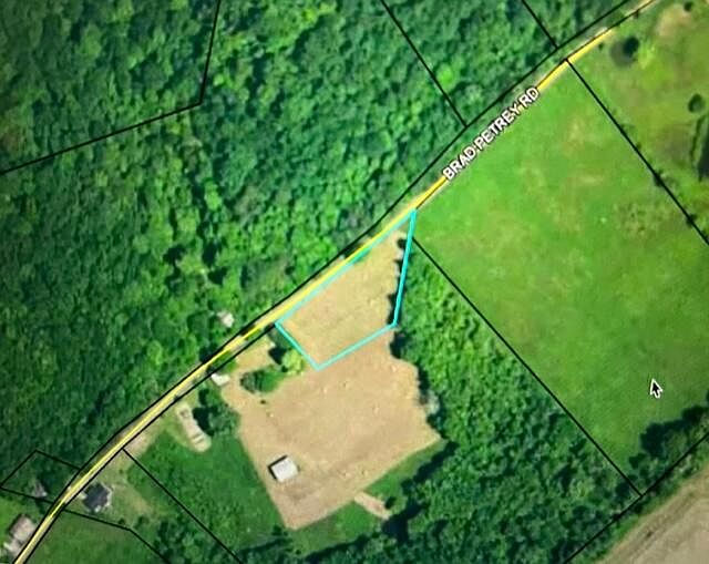 2nd image of 405 Brad Petrey Rd