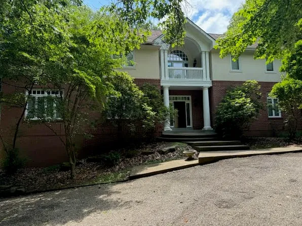 5 Kevin Dr, Sewickley, PA 15143