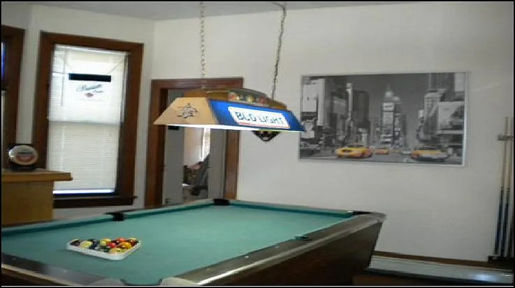 8 bed, 4000 sqft, $5,750 — Photo 2
