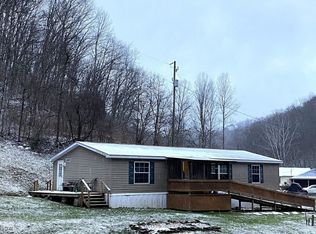 1238 Clio Rd, Clendenin, WV 25045