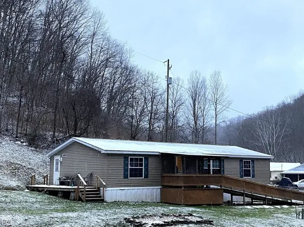 1238 Clio Rd, Clendenin, WV 25045