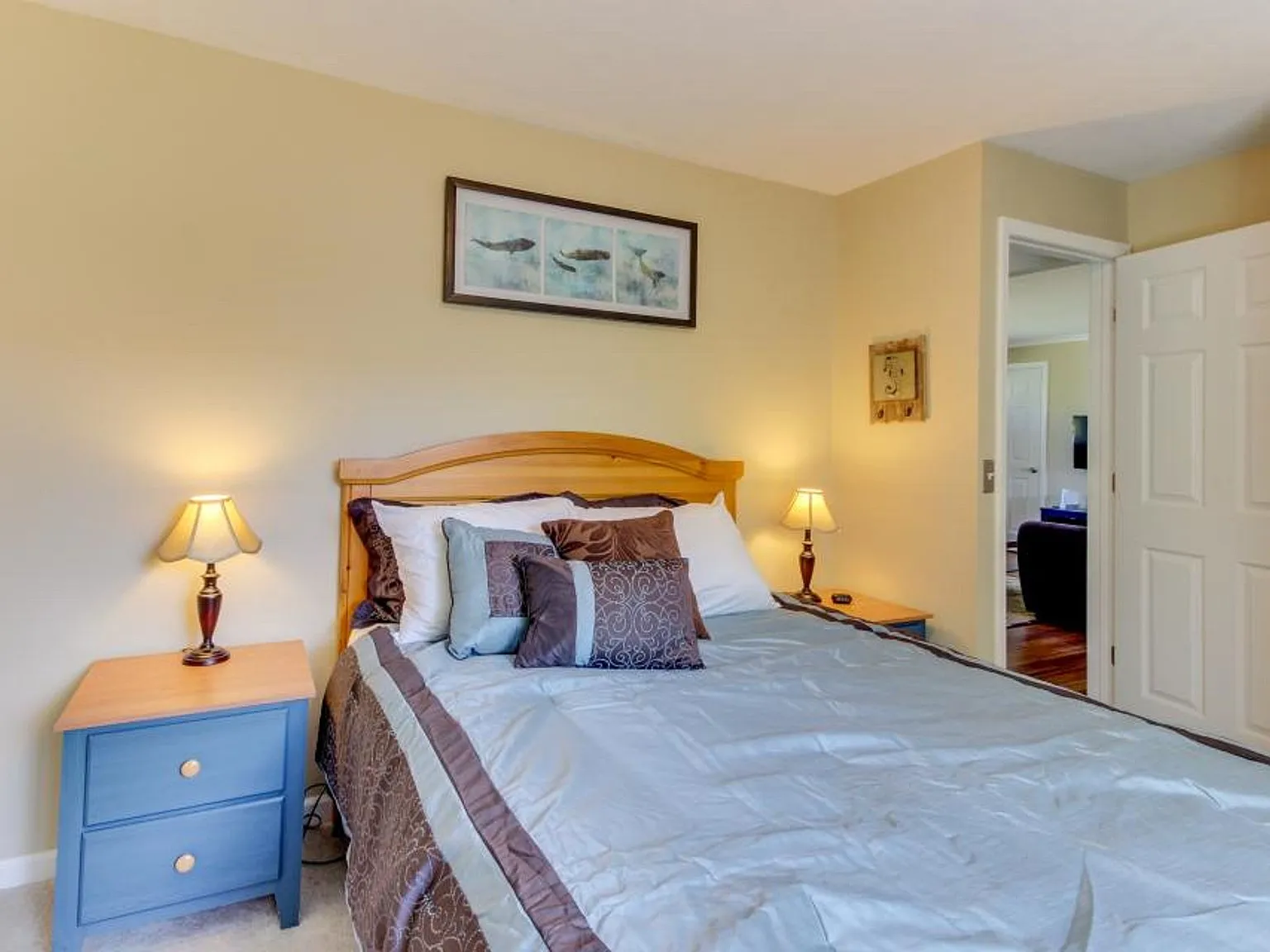 Cozy Living Blocks from the Beach! Unfurnished 2bd 1ba — Photo 2