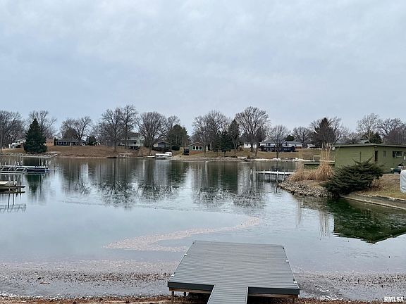 3rd image of 807 Poplar Dr