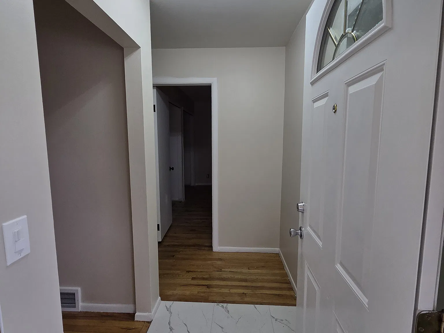 3 bed, 1577 sqft, $2,400 — Photo 1