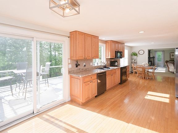 4th image of 6 Chamberlain Rd