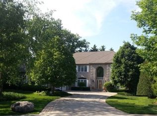 1914 Jessica Ln, Northbrook, IL 60062