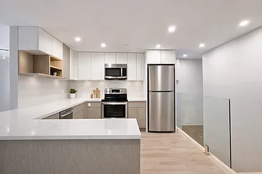 433 Pulaski Street, #1