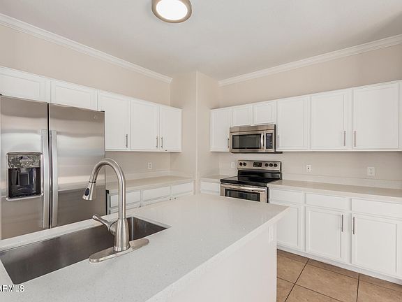 3rd image of 6245 W ILLINI Street