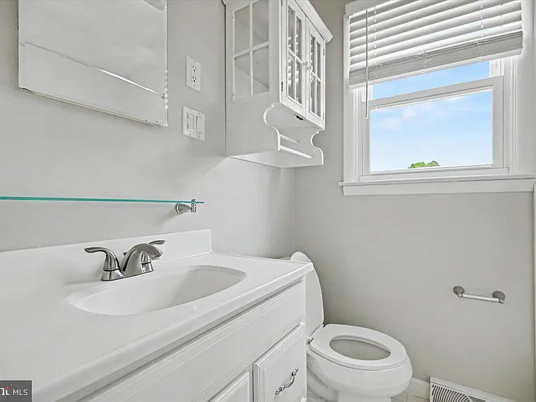 749 S Matlack St — Photo 15