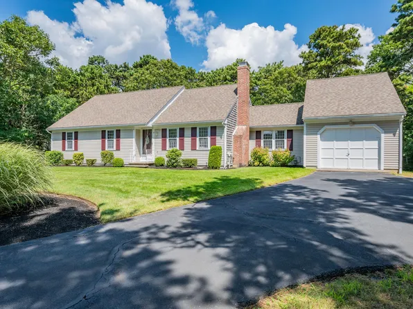 8 Sarakumitt Lane, Harwich Port, MA 02646