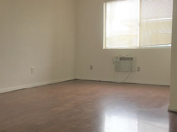 3rd image of 5647 Cartwright Ave APT H