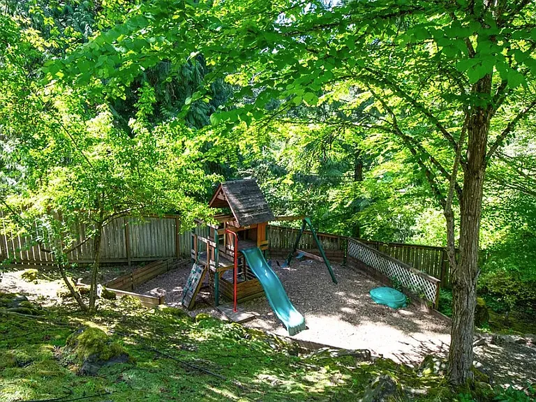 15812 NE 18th Ct — Photo 38