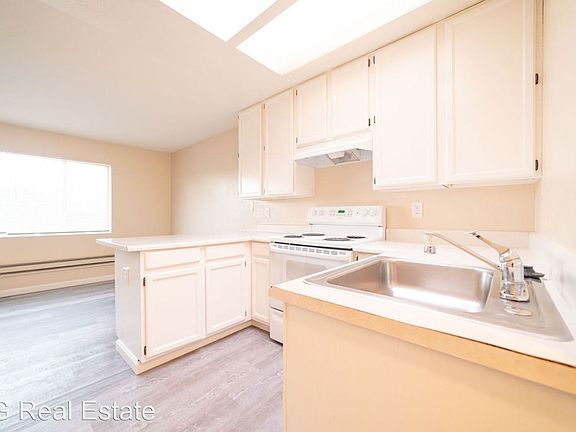 3rd image of 21063 Royal Ave APT 6