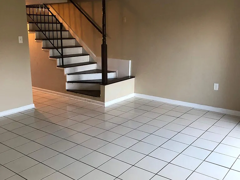4624 Fairfield St #4624 — Photo 5