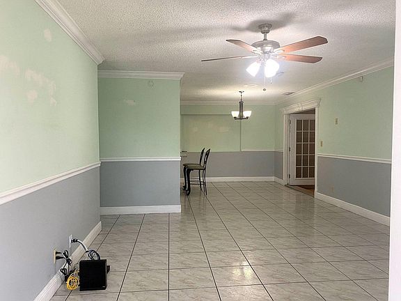 2nd image of 2868 Lillian Ln #2868