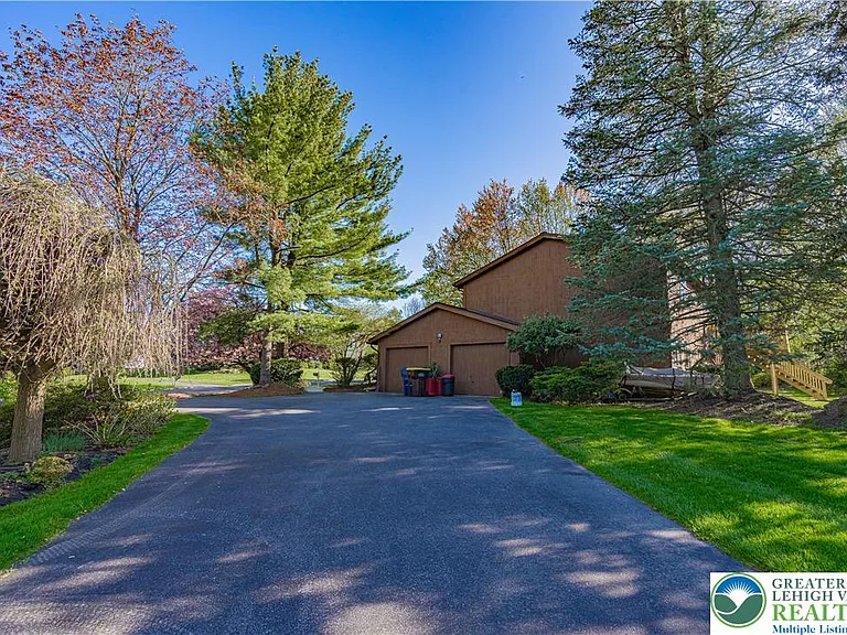 3705 Vale View Dr S — Photo 40