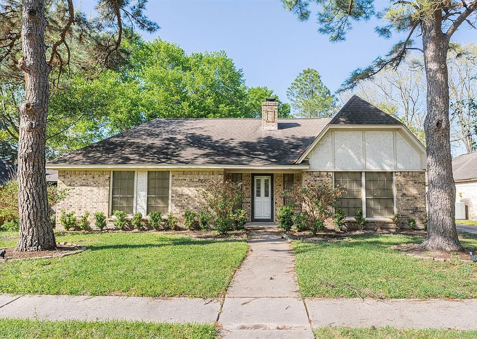 1st image of 22526 Wildwood Grove Dr