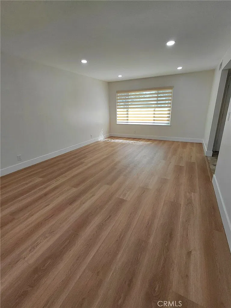 4 bed, 2.5 bath, 1882 sqft, $5,000 — Photo 2