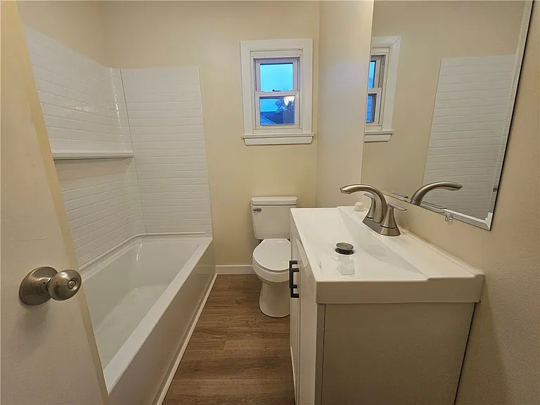 247 W Hickory St — Photo 11