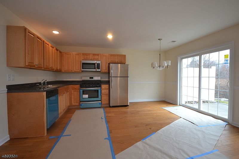 1st image of 15 Gregg Ct