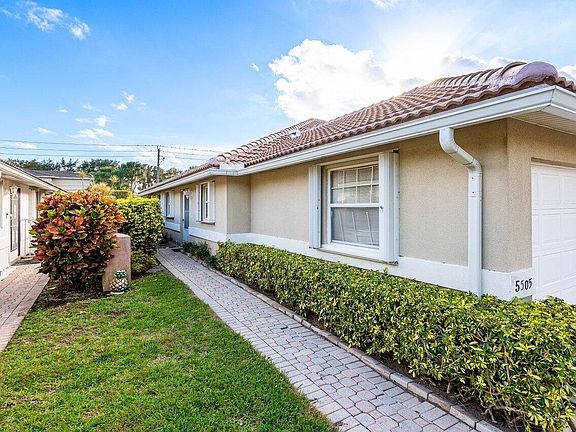 4th image of 5505 Grande Palm Circle