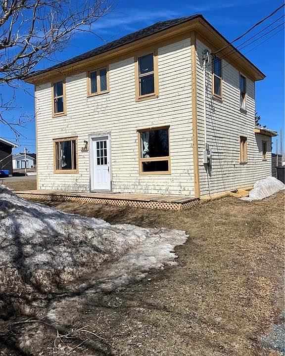 1st image of 385 Saint Pierre E