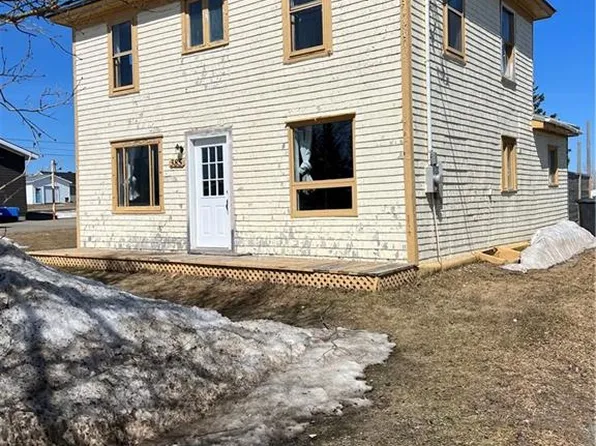 385 Saint Pierre E, Caraquet, NB E1W 1B6