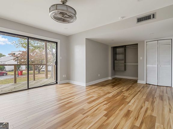 5th image of 266 Clearview Ct #266