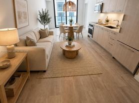 55 SW 9th St