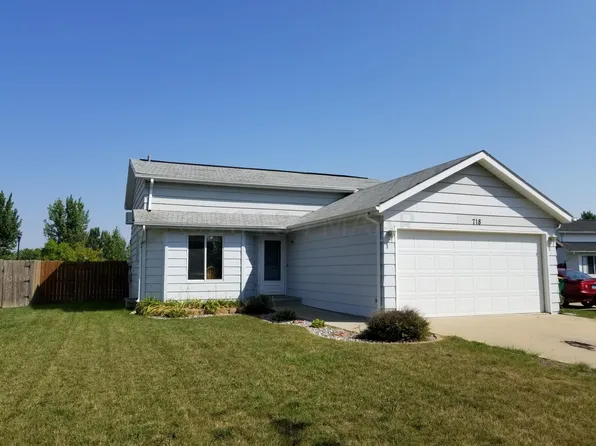718 14th Ave W, West Fargo, ND 58078