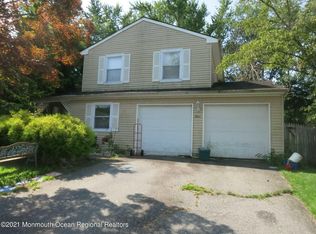 8 Nantucket Ct, Howell, NJ 07731