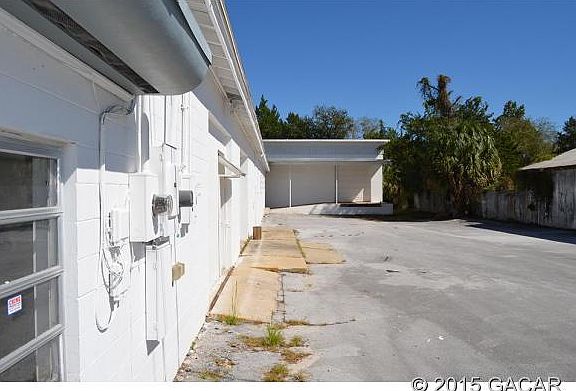 5th image of 2413 NE 19th Dr